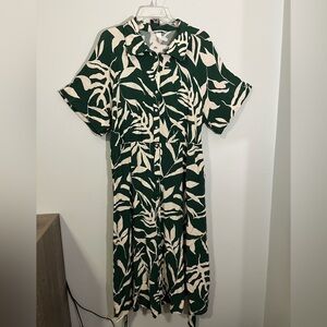 H&M Dark Green and Cream Leaf Pattern Dress